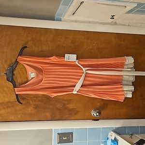 Cutest flowing sleeveless pink and white dress